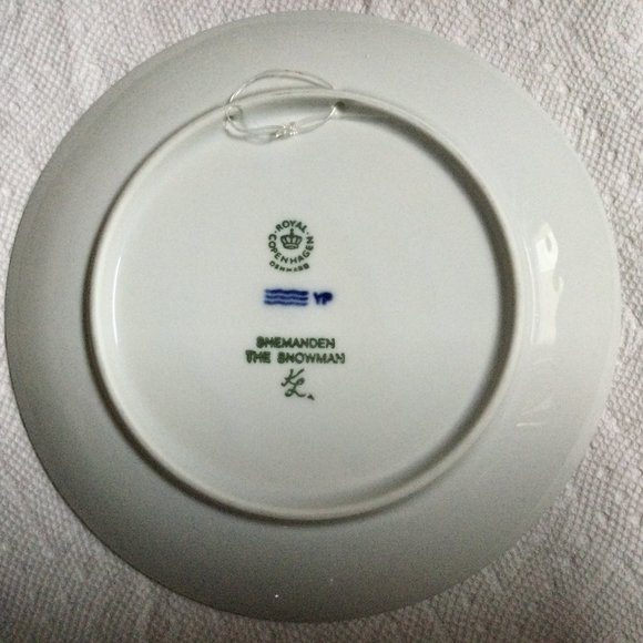 Royal Copenhagen Christmas collector Plate 1985 The snowman - Picture 2 of 4